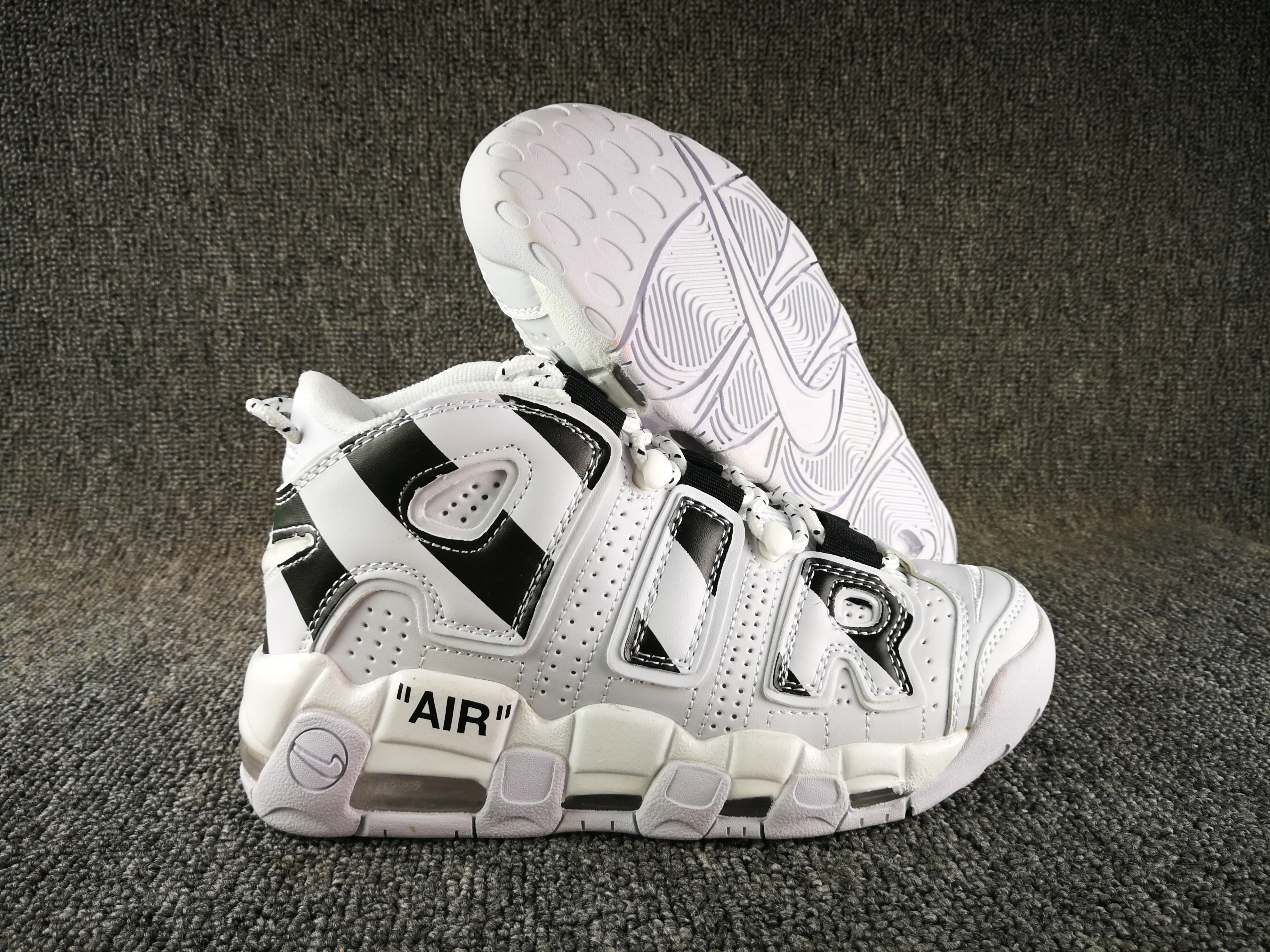 nike air more uptempo white silver